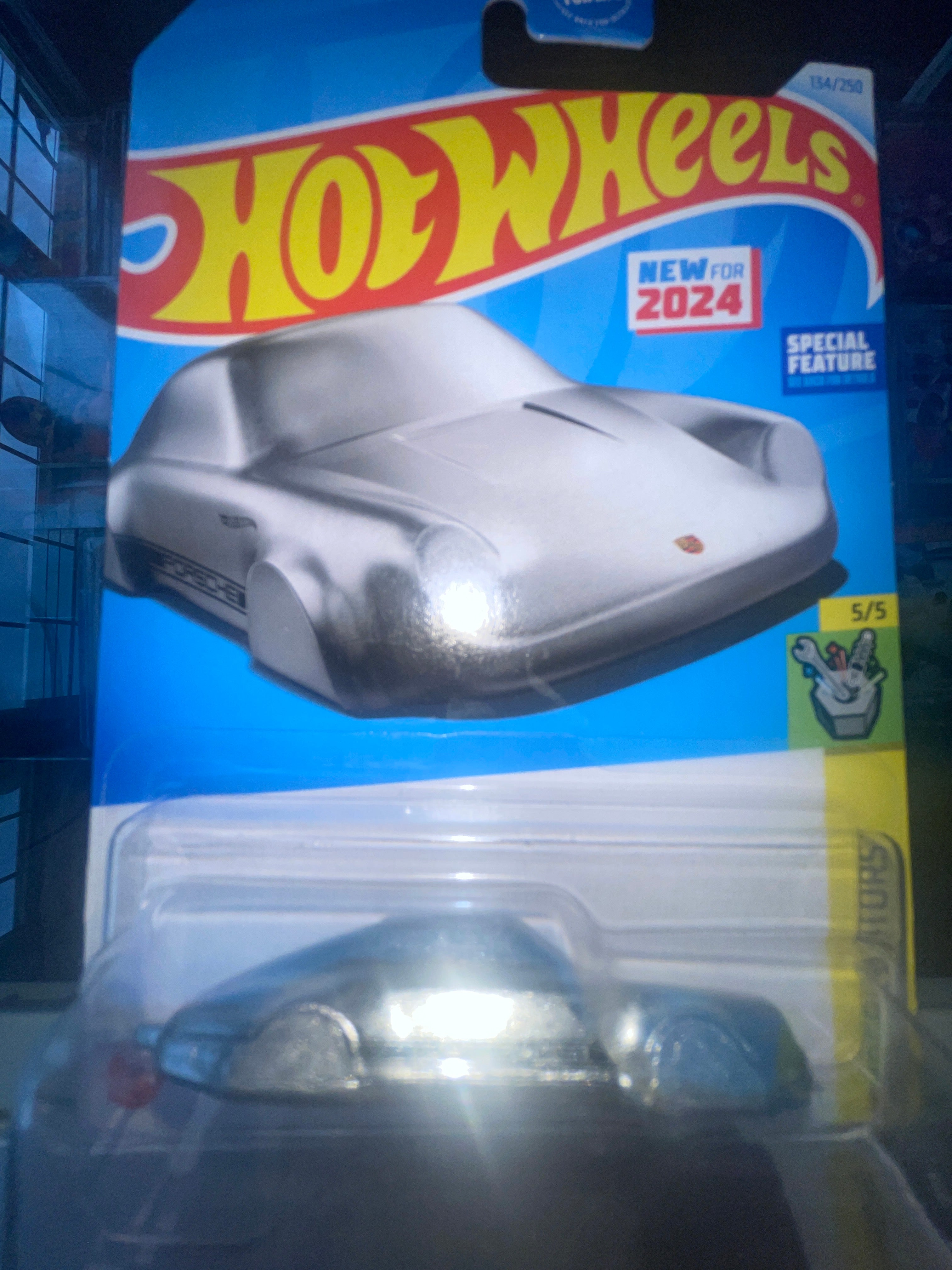 Hot Wheels 2024 Porsche 911 CARRERA, SILVER, Keychain